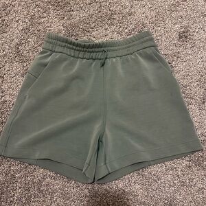 Lululemon soft stream shorts